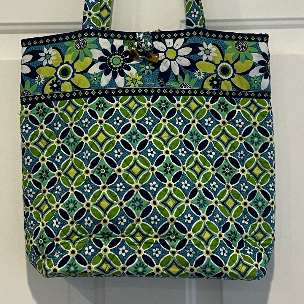 Vera Bradley Tote In Daisy Daisy
